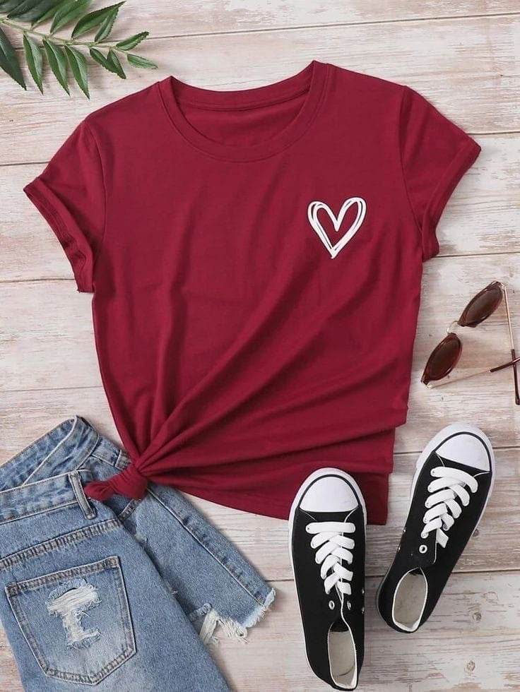 Camiseta Femenina Heart Minimal - Algodón Licrado Premium Vinotinto